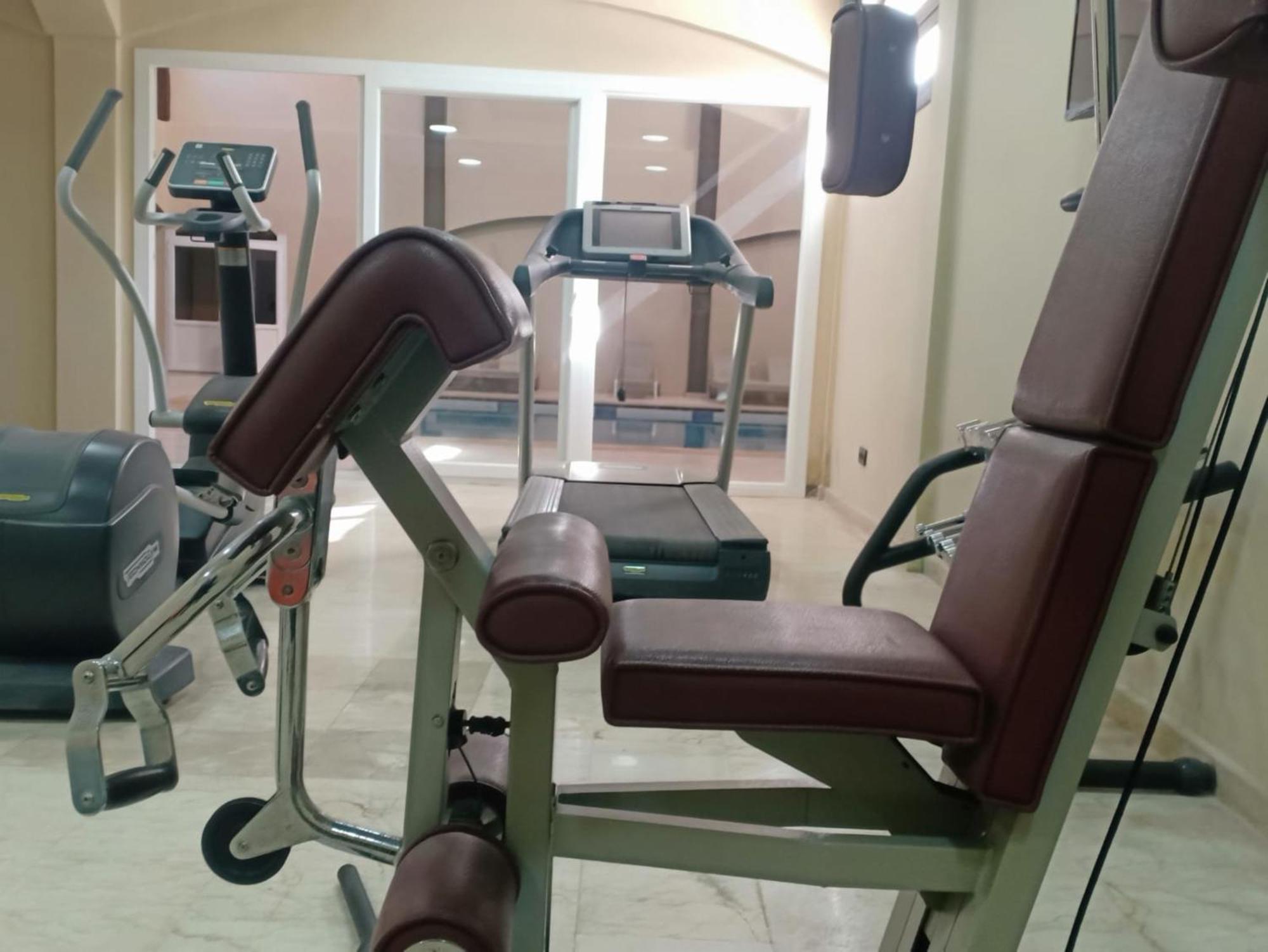 Hotel Prestige Agadir Boutique&SPA Extérieur photo Leg extension machine